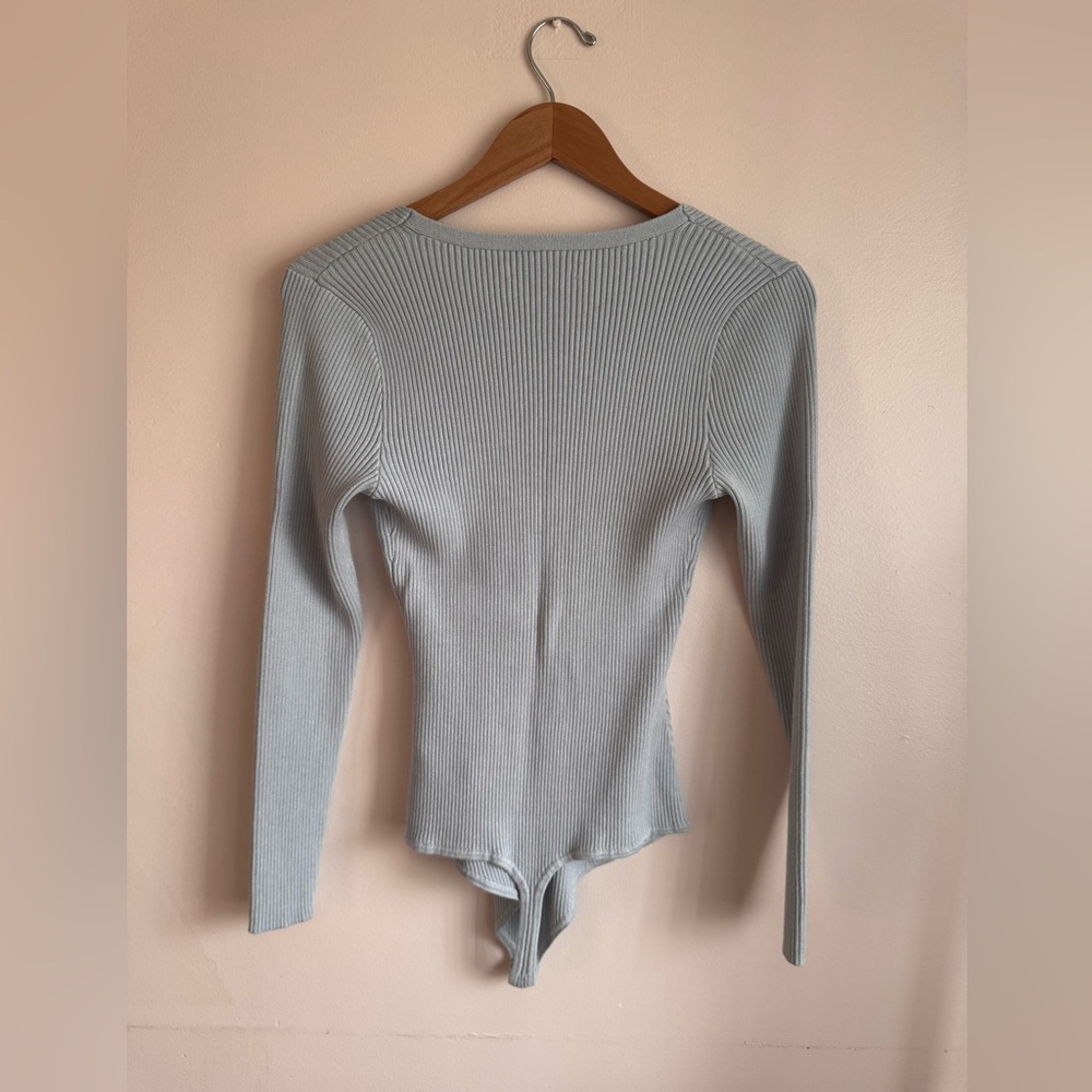 Abercrombie & Fitch Baby Blue Minimalist Ribbed V Neck Sweater Bodysuit Large - Picture 12 of 16